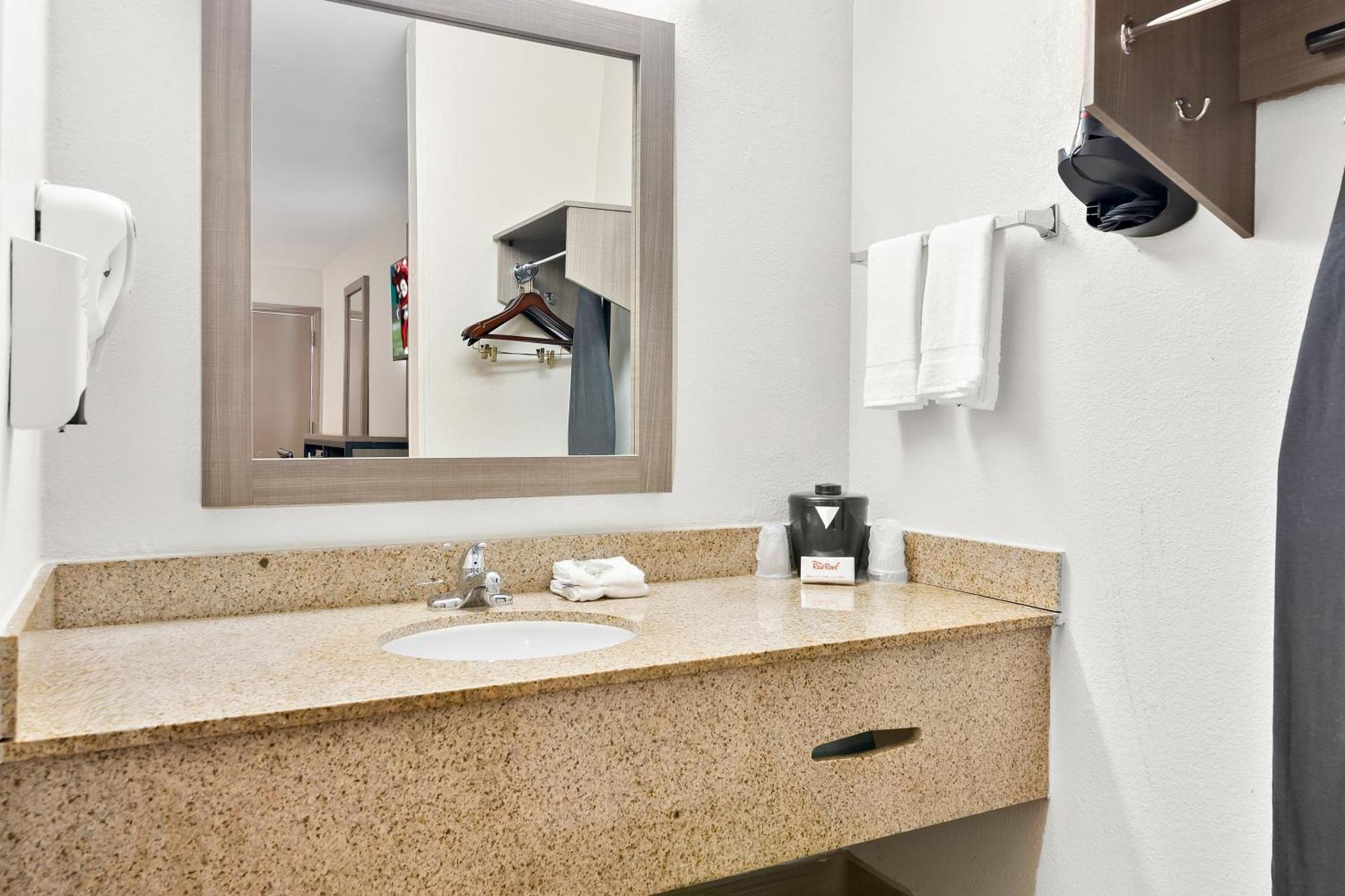 Red Roof Inn Рок Хил Екстериор снимка